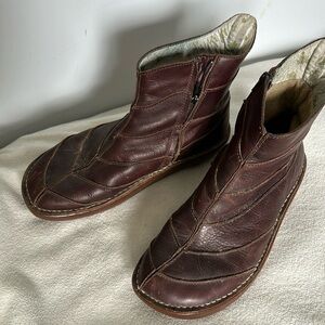 El Naturalista Dark Brown Leather Ankle Booties